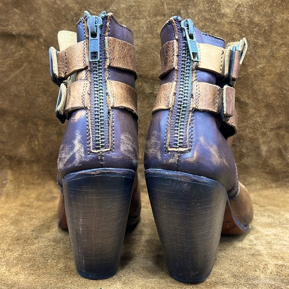 Freebird Heeled Ankle Boots - Picture 3 of 11